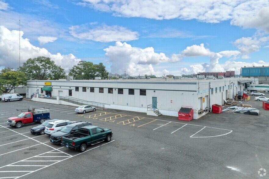 57 Harbor View Ave, Stamford, CT à louer - Photo de l’immeuble – Image 3 sur 8