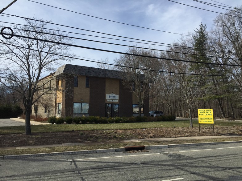 1260 Bloomfield Ave, Fairfield, NJ à louer - Photo de l’immeuble – Image 2 sur 21