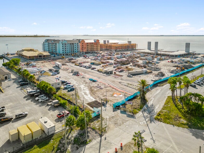 5440 W Tyson Ave, Tampa, FL à louer - Photo de l’immeuble – Image 3 sur 7