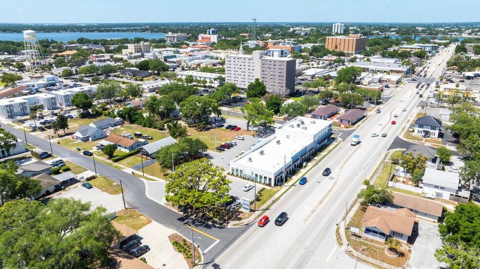 205 1st St S, Winter Haven, FL à vendre - Photo de l’immeuble – Image 3 sur 3