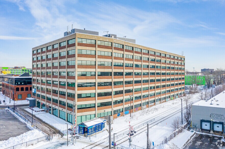 7250 Rue du Mile End, Montréal, QC à louer - Photo de l’immeuble – Image 2 sur 7