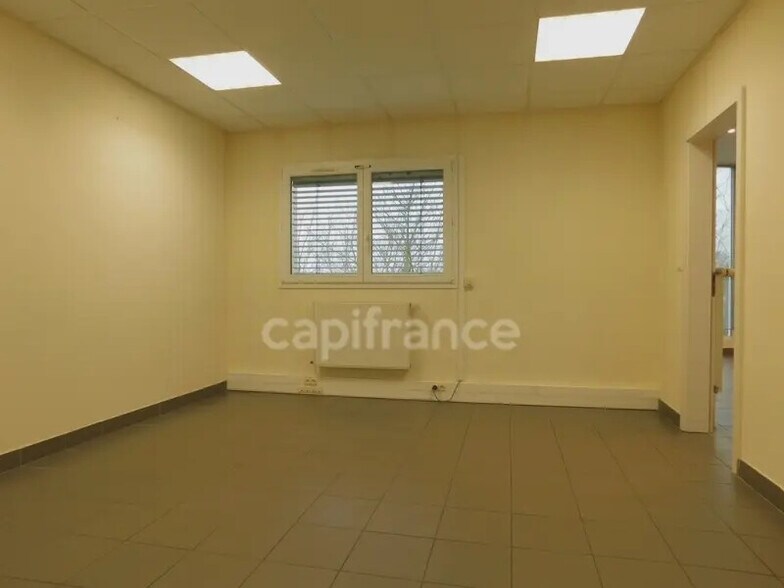 Bureau dans MARLY à louer - Photo de l’immeuble – Image 3 sur 15