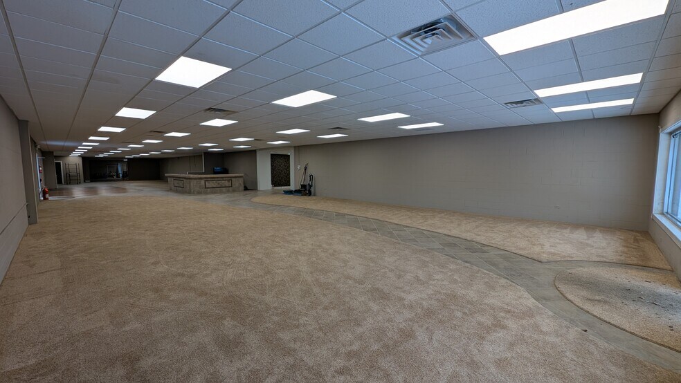 211 N Dixie Way, South Bend, IN à vendre - Photo de l’immeuble – Image 2 sur 15