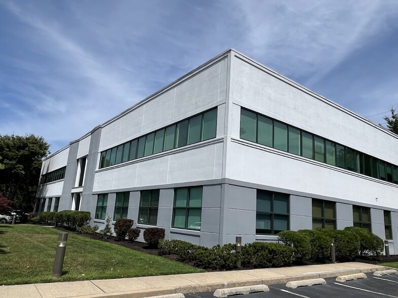 160 White Rd, Little Silver, NJ à louer - Photo de l’immeuble – Image 1 sur 6