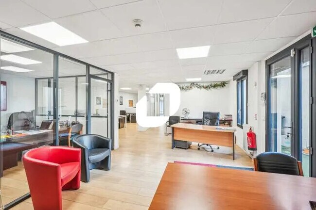 Plus de détails pour Bureau à vendre