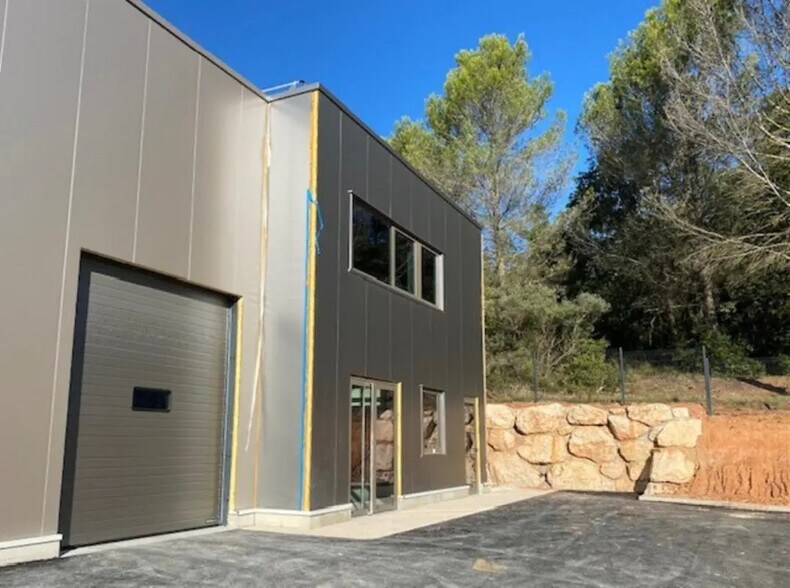 Bureau dans Gardanne à louer - Photo de l’immeuble – Image 3 sur 5