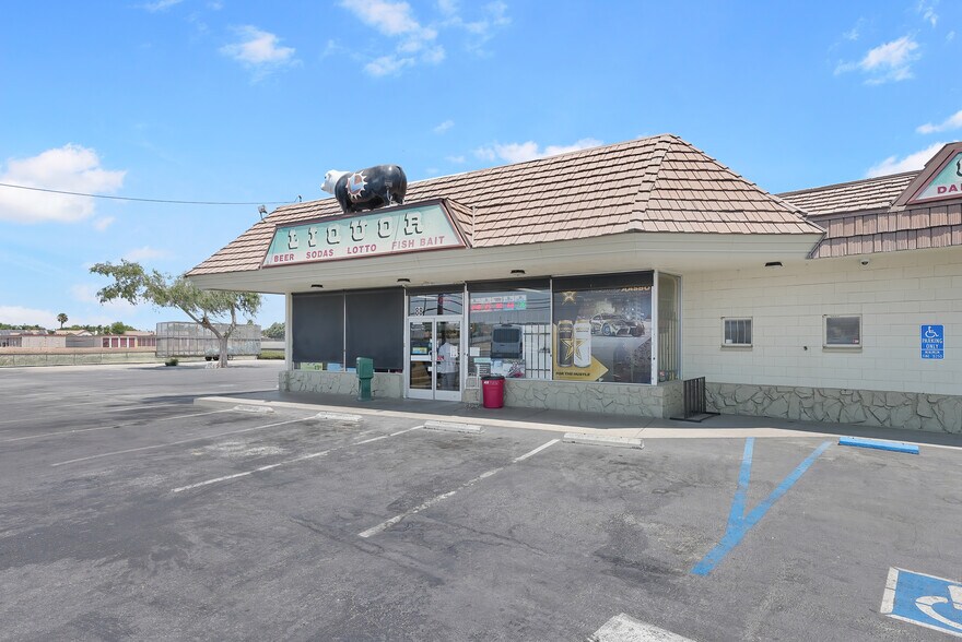 44 N 19 1/2 Ave, Lemoore, CA à vendre - Photo de l’immeuble – Image 2 sur 43