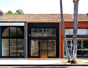 7552 Melrose Ave, Los Angeles, CA à louer Photo de l’immeuble– Image 1 sur 10