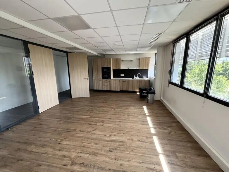 Bureau dans Rennes à louer - Photo de l’immeuble – Image 3 sur 11