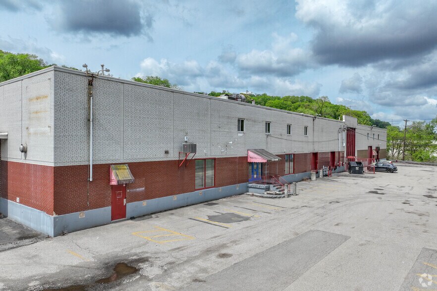 1020-1060 Saw Mill Run Blvd W, Pittsburgh, PA à vendre - Photo de l’immeuble – Image 3 sur 32