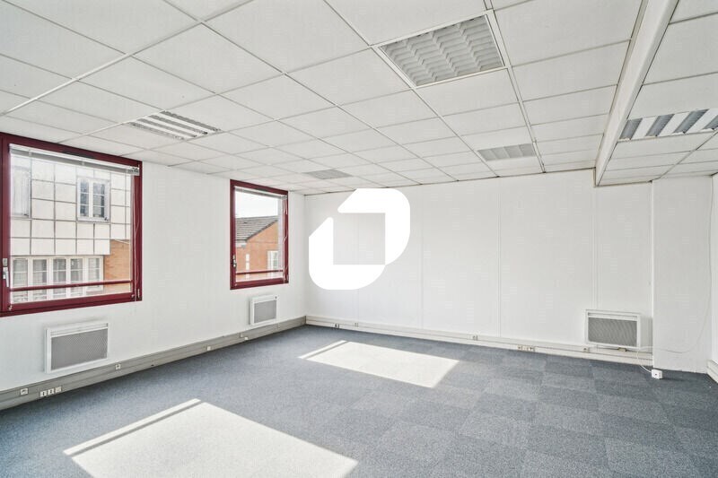 Bureau dans Montigny-le-Bretonneux à louer Photo intérieure– Image 1 sur 13