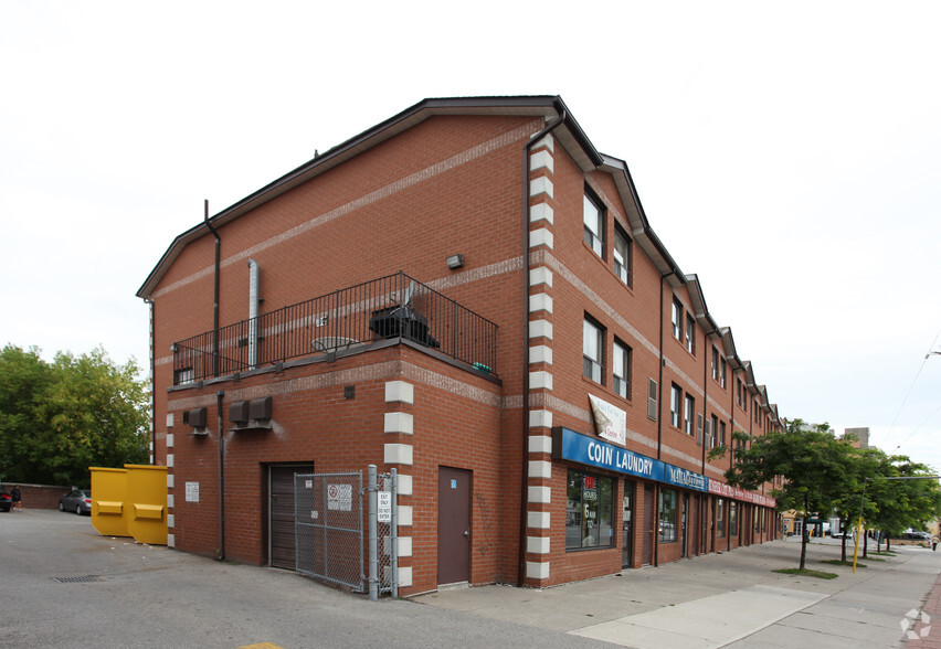 3460 Bathurst St, Toronto, ON à vendre - Photo de l’immeuble – Image 2 sur 2