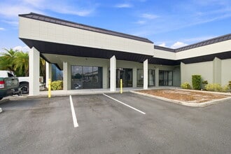 6160-6170 Ulmerton Rd, Clearwater, FL à louer Photo intérieure– Image 2 sur 10