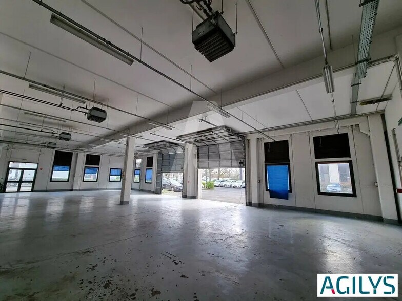 Local d’activités dans à louer - Photo intérieure – Image 1 sur 7