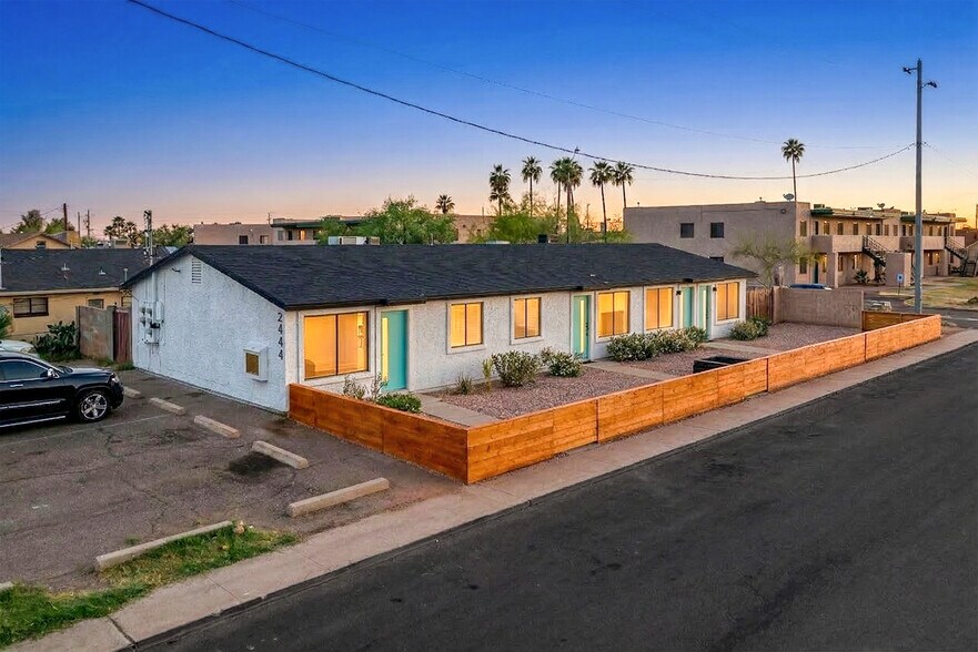 2444 E Willetta St, Phoenix, AZ à vendre - Photo de l’immeuble – Image 3 sur 55