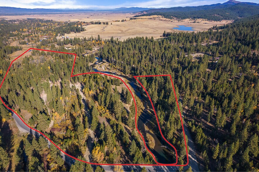597 Gold Fork rd, Donnelly, ID à vendre - Aérien – Image 1 sur 7