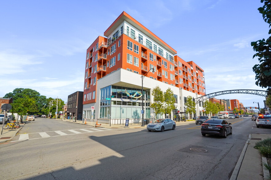 985 N High St, Columbus, OH à louer - Photo de l’immeuble – Image 2 sur 4