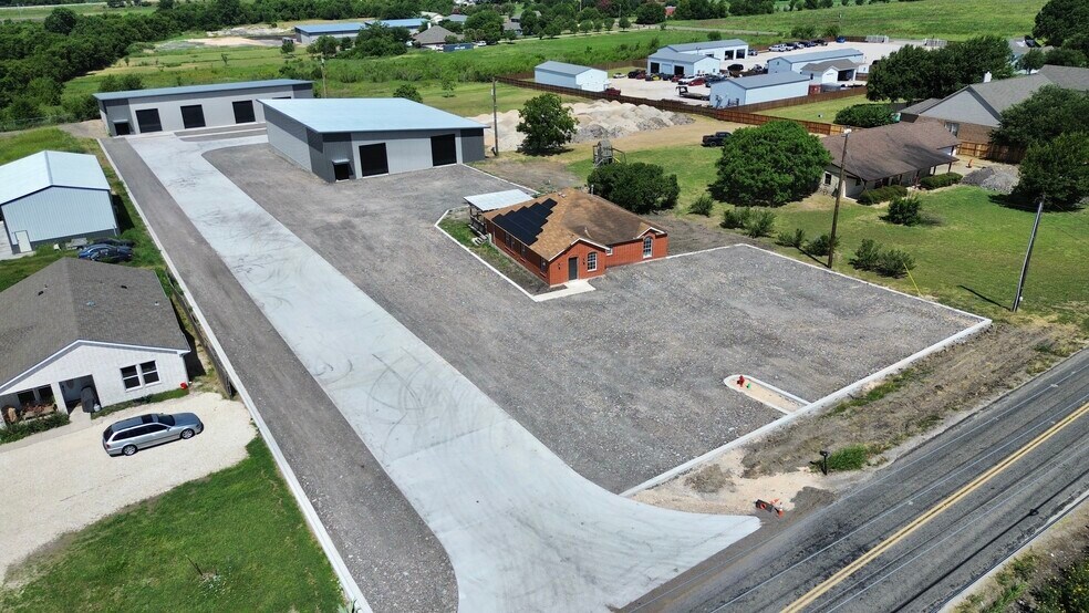 1158 County Road 108, Hutto, TX à louer - Photo de l’immeuble – Image 1 sur 11