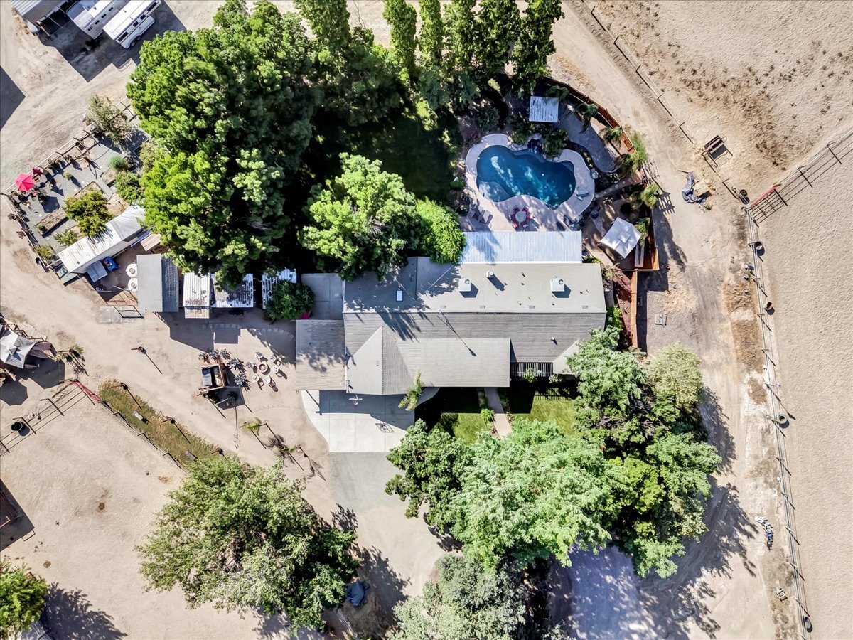17276 Iona Ave, Lemoore, CA à vendre Photo principale– Image 1 sur 76