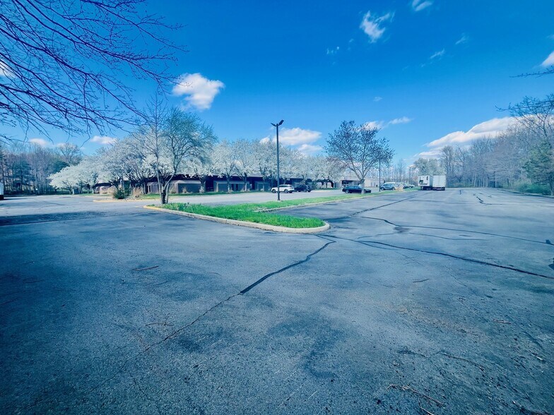 2000 Cornwall Rd, Monmouth Junction, NJ à vendre - Photo de l’immeuble – Image 2 sur 9