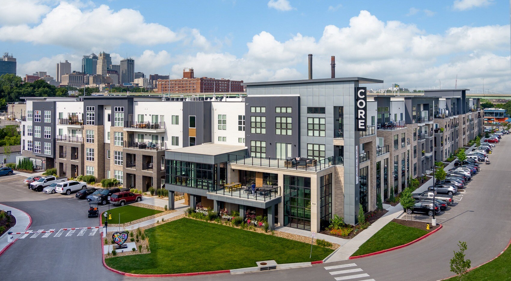 701 Berkley Pky, Kansas City, MO à louer Photo principale– Image 1 sur 40