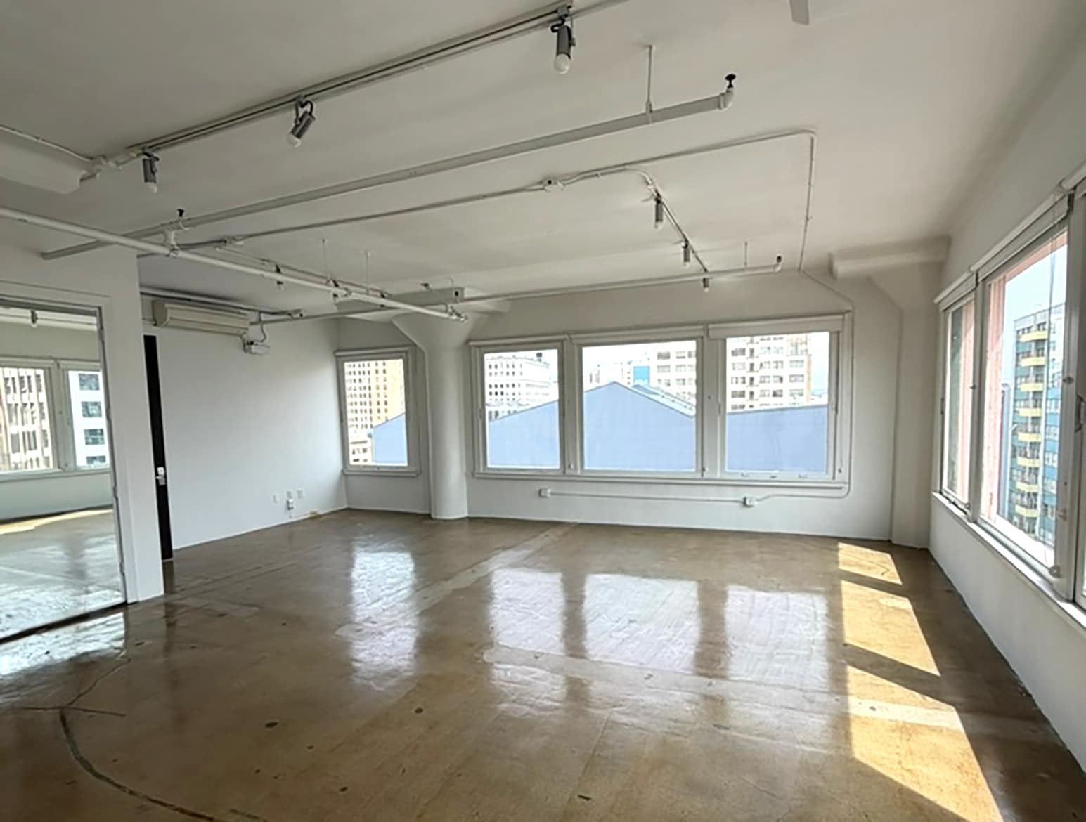 120 E 8th St, Los Angeles, CA à louer Photo intérieure– Image 1 sur 5
