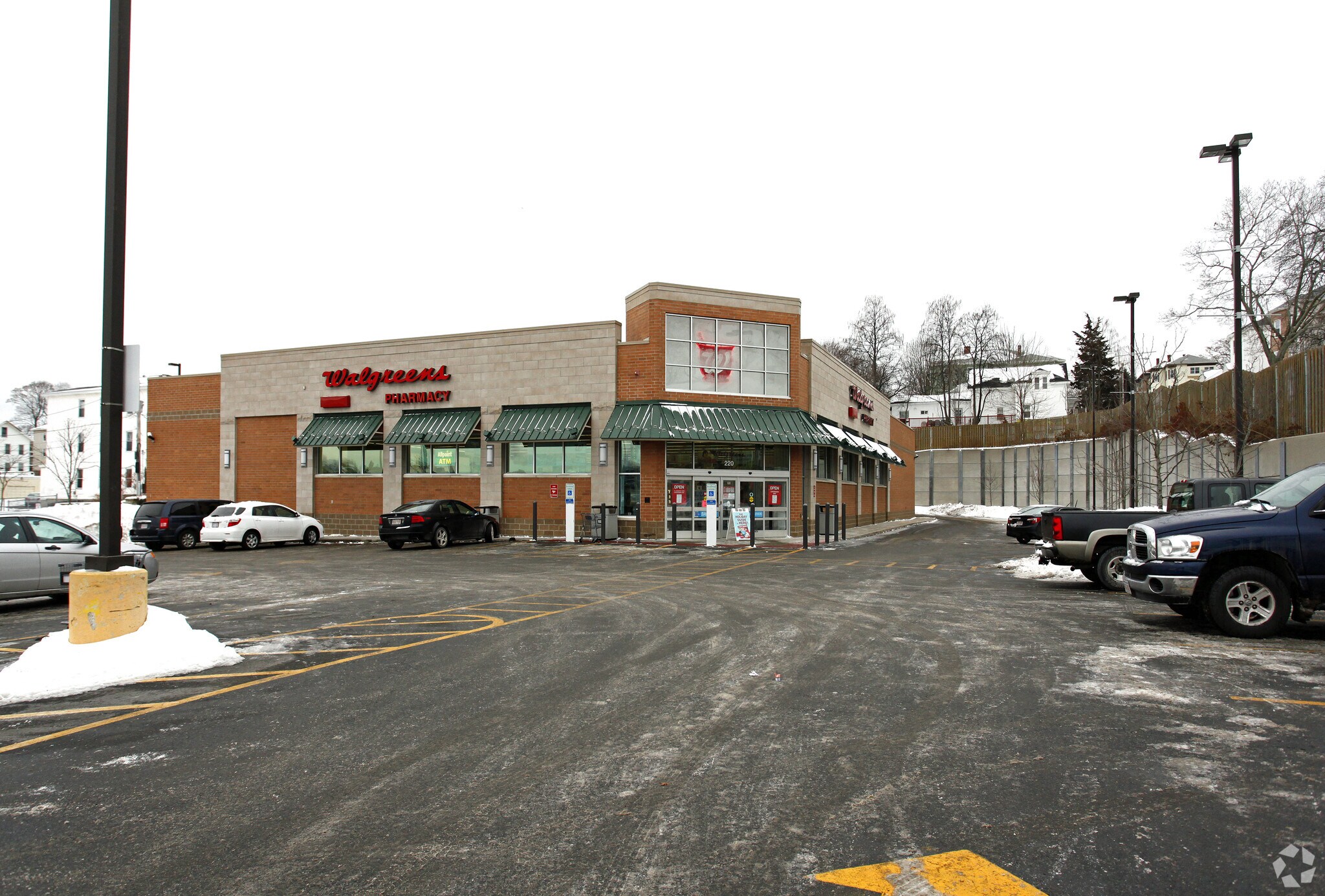 220 Grafton St, Worcester, MA à louer Photo principale– Image 1 sur 6