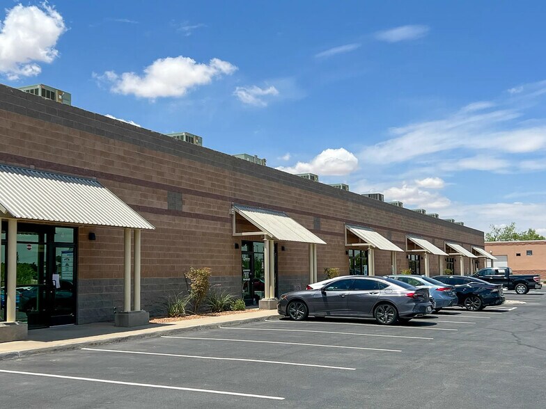 5312 Rio Bravo Rd, Santa Teresa, NM à louer - Photo de l’immeuble – Image 1 sur 6