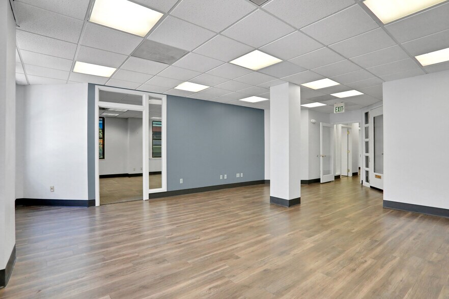 300 W Adams St, Jacksonville, FL à louer - Photo de l’immeuble – Image 2 sur 15