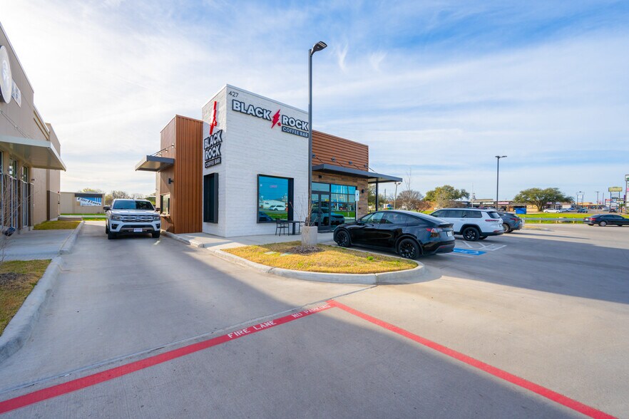 427 Wilshire blvd, Burleson, TX à vendre - Photo principale – Image 2 sur 6