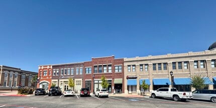 600 Parker Sq, Flower Mound, TX à louer Photo de l’immeuble– Image 1 sur 2