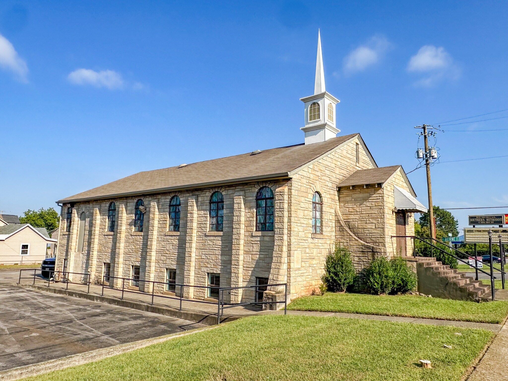 409 Andrew Jackson Way NE, Huntsville, AL à vendre Photo principale– Image 1 sur 6