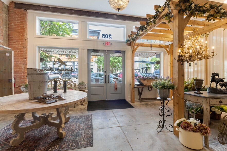 205 S Main St, Bryan, TX à louer - Photo intérieure – Image 3 sur 15