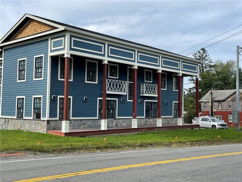 375 Blumel Rd, Scotchtown, NY à vendre - Photo de l’immeuble – Image 1 sur 12