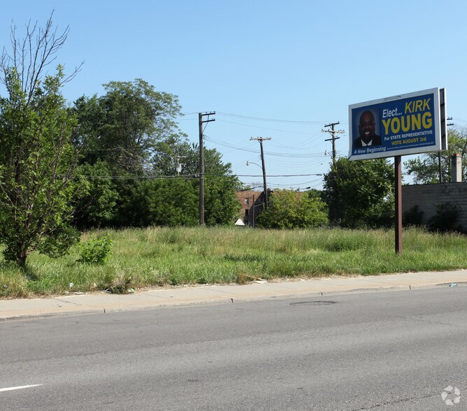 10817 E Jefferson Ave, Detroit, MI à vendre - Photo principale – Image 1 sur 3