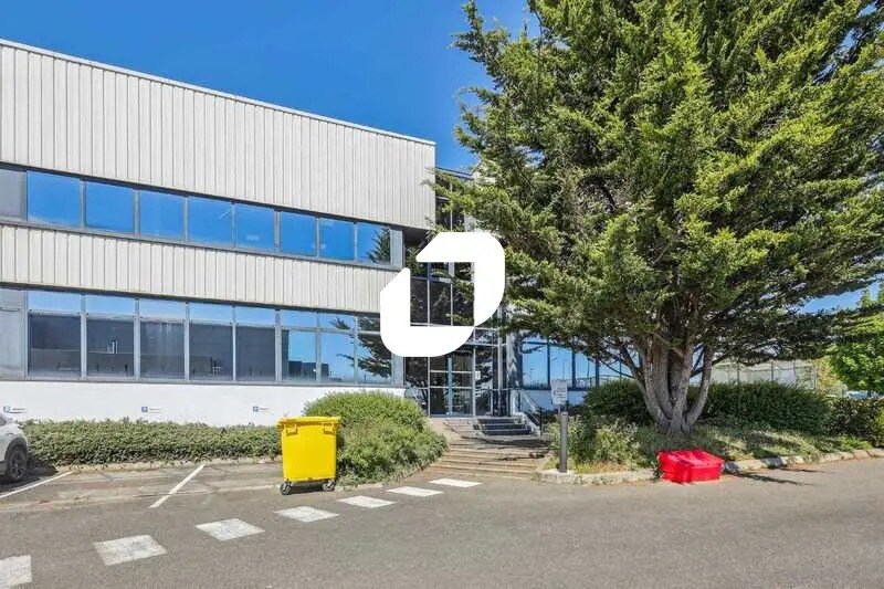 Bureau dans Tremblay-en-France à louer - Photo de l’immeuble – Image 2 sur 14