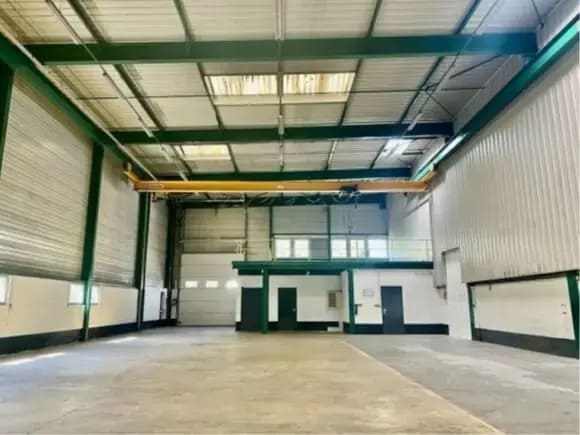 Plus de détails pour Industriel/Logistique à louer