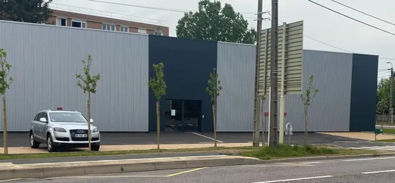 Local d’activités dans Mably à louer Photo de l’immeuble– Image 1 sur 4