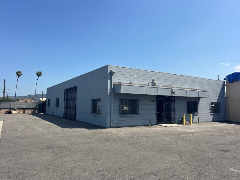 2068 Mountain View Rd, El Monte, CA à louer - Photo de l’immeuble – Image 1 sur 7