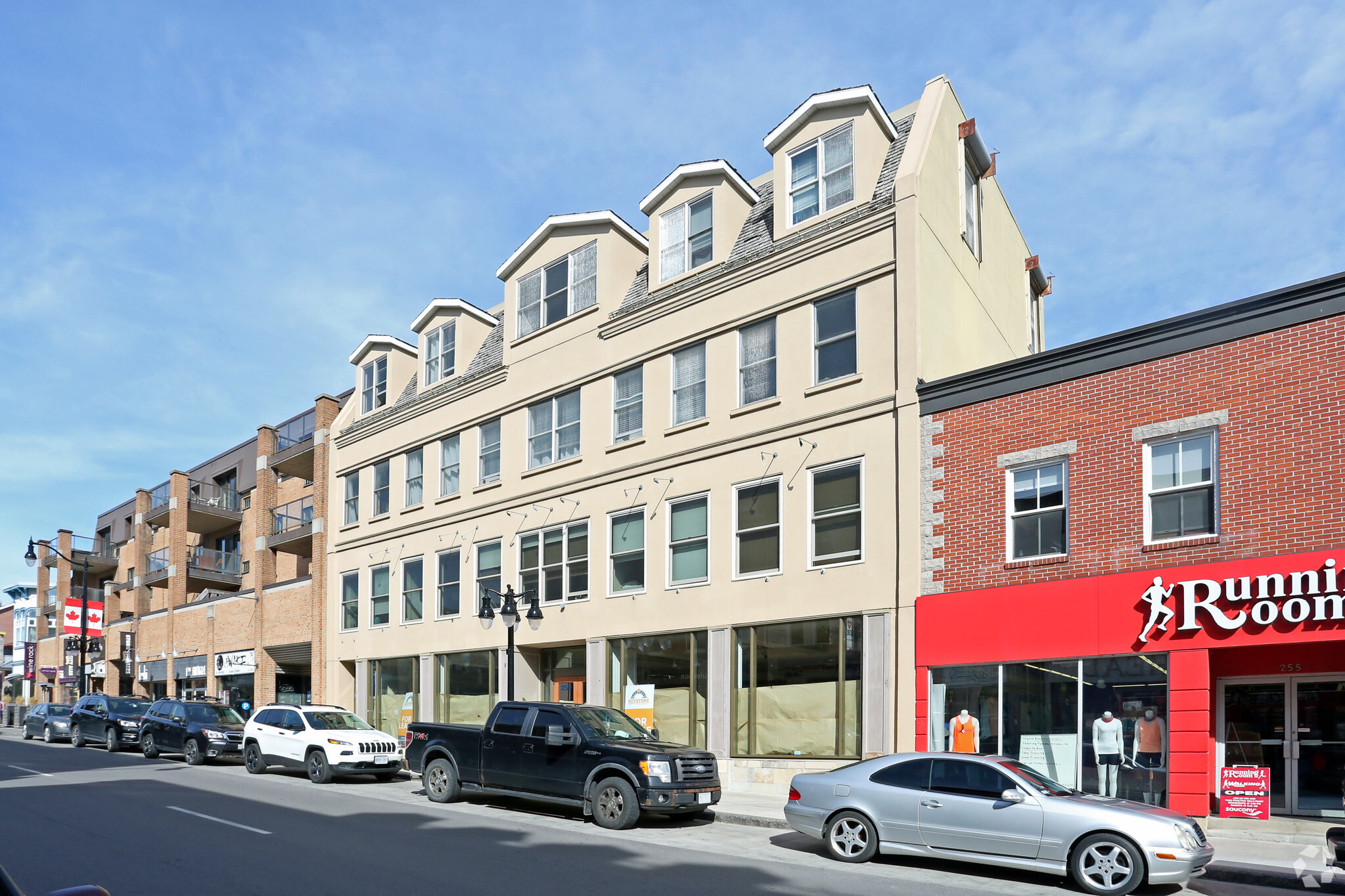 259-265 Princess St, Kingston, ON à louer Photo principale– Image 1 sur 3