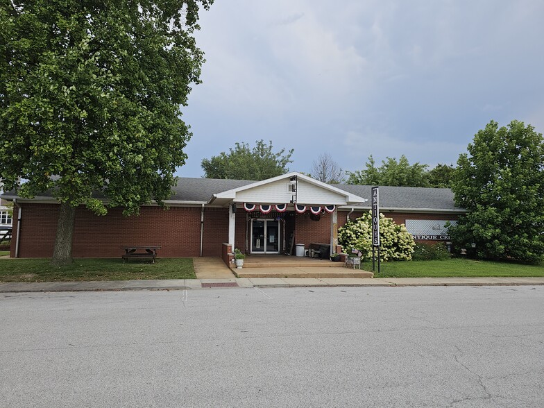 108 E Madison St, Kirklin, IN à vendre - Photo principale – Image 1 sur 10