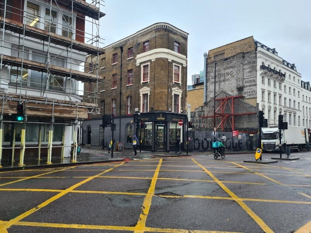 151 Borough High St, Londres à louer Photo de l’immeuble– Image 1 sur 4