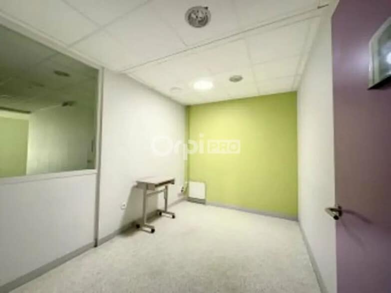 Bureau dans Montluçon à louer - Photo de l’immeuble – Image 2 sur 13