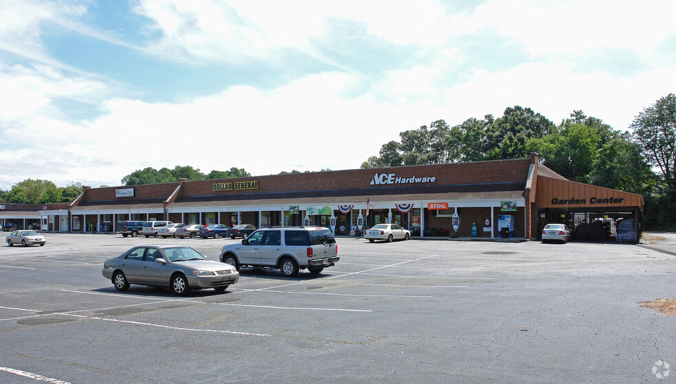 705-715 W Main St, Jamestown, NC à louer - Photo de l’immeuble – Image 2 sur 8