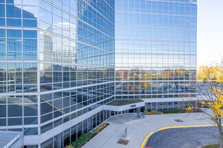 Plus de détails pour 2 Westbrook Corporate Ctr, Westchester, IL - Bureau à louer