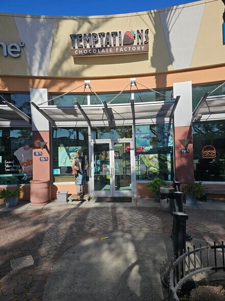 15 E Main St, Alhambra, CA à louer - Photo de l’immeuble – Image 3 sur 14
