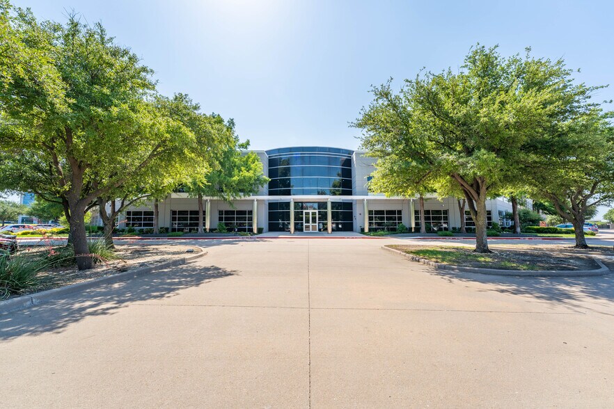6100 Tennyson Pky, Plano, TX à louer - Photo de l’immeuble – Image 2 sur 30