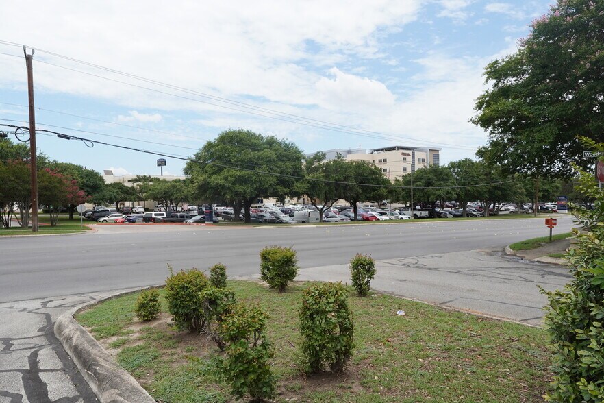 12501 Judson Rd, San Antonio, TX à louer - Photo de l’immeuble – Image 2 sur 22