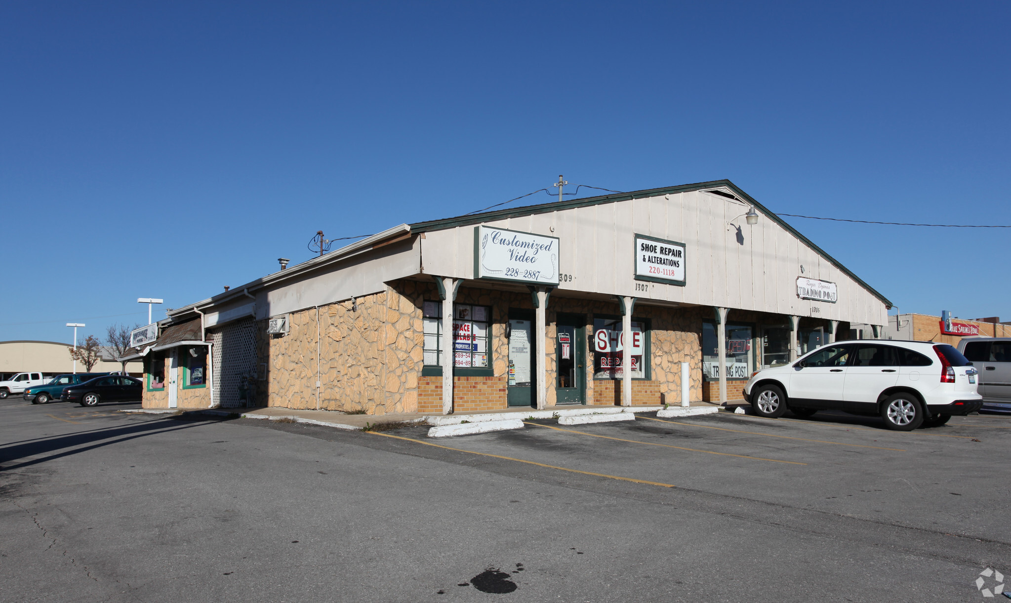 1305-1331 W 40 Hwy, Blue Springs, MO à louer Photo principale– Image 1 sur 5