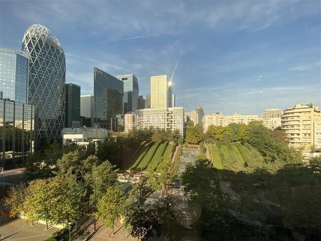 Plus de détails pour 41-47 Rue Louis Blanc, Courbevoie - Bureau à louer